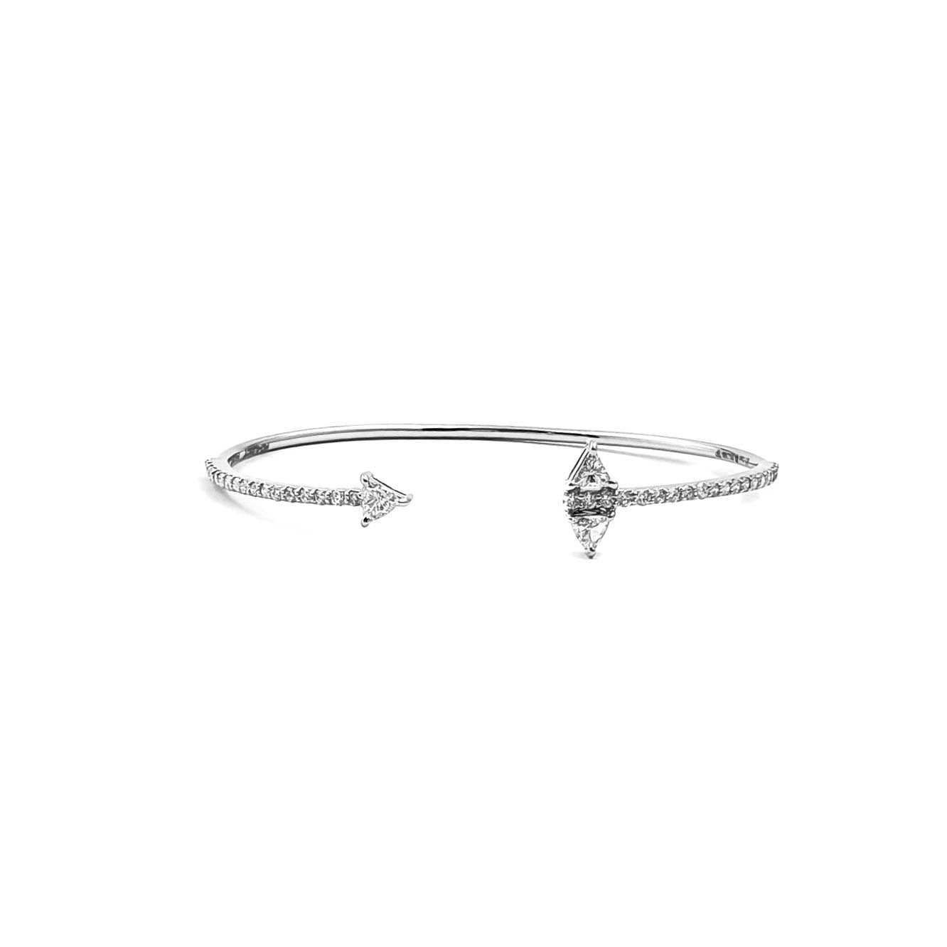 Centre-Open Bracelet in Solitaires