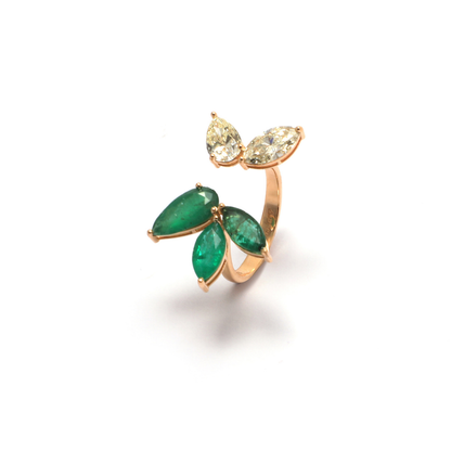 Lily Ring in Emerald & Solitaires