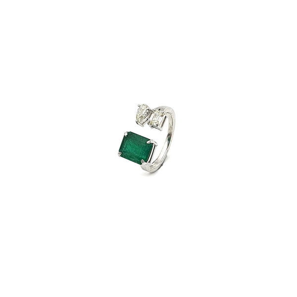 Bloom Emerald Ring with Diamonds