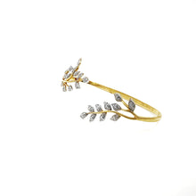 Load image into Gallery viewer, Citylights Marquise Round Palmcuff
