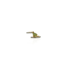 Load image into Gallery viewer, Two line carved Bloom ring in green sapphire leaf
