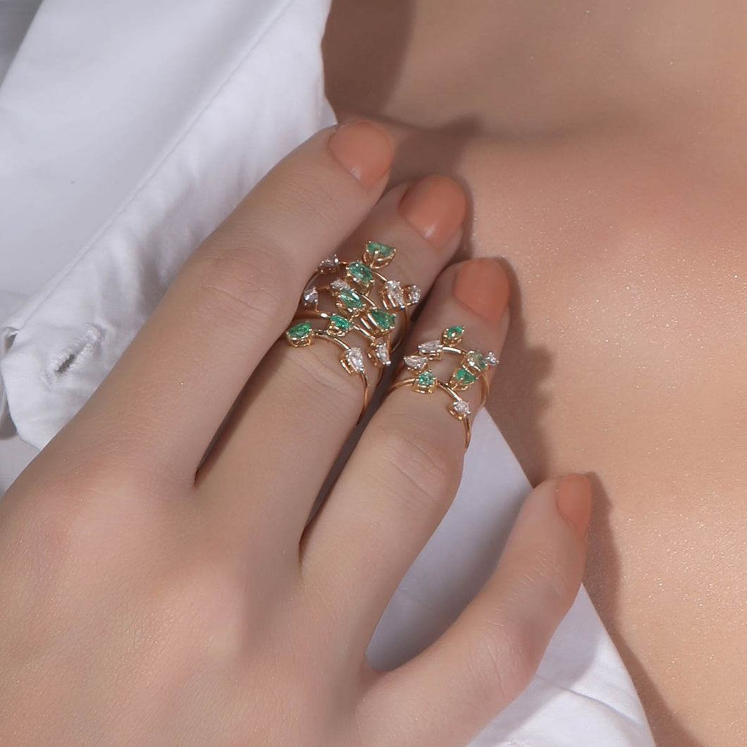 Rise Spiral Ring with Emerald and Diamond